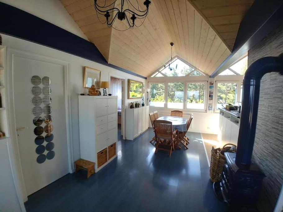 Lakefront. Appartement Pieds Dans L'Eau. View And Direct Access To The Lake. Anthy-sur-Leman Luaran gambar