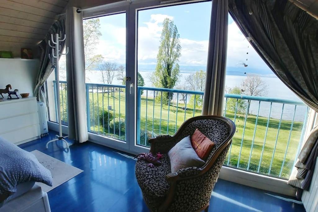 Lakefront. Appartement Pieds Dans L'Eau. View And Direct Access To The Lake. Anthy-sur-Leman Luaran gambar